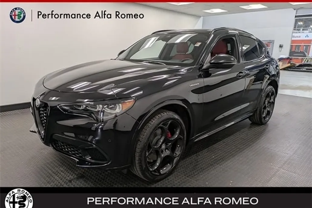 2024 Alfa Romeo Stelvio Ti photo 1