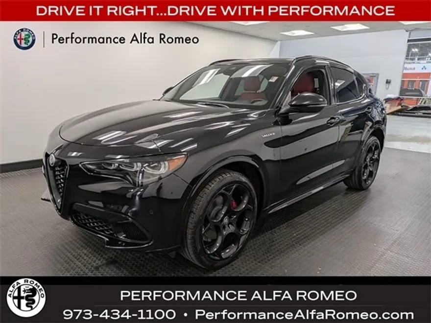 2024 Alfa Romeo Stelvio Ti photo 1