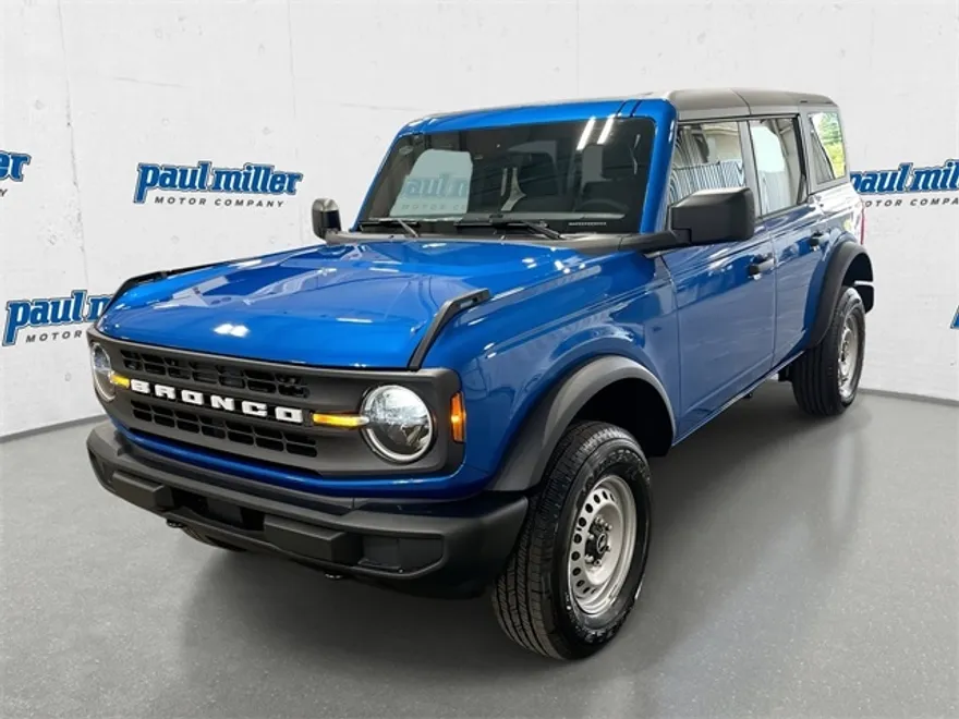 2025 Ford Bronco Base photo 1