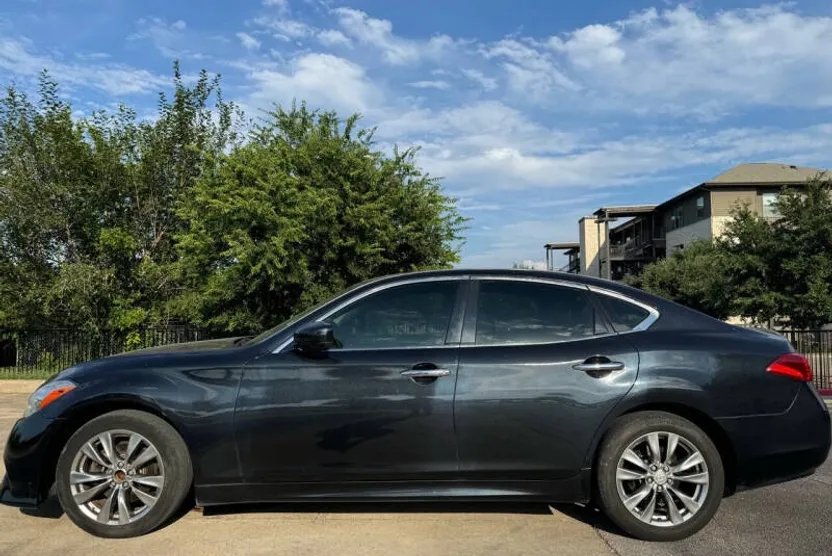 2012 Infiniti M37 Sport photo 1