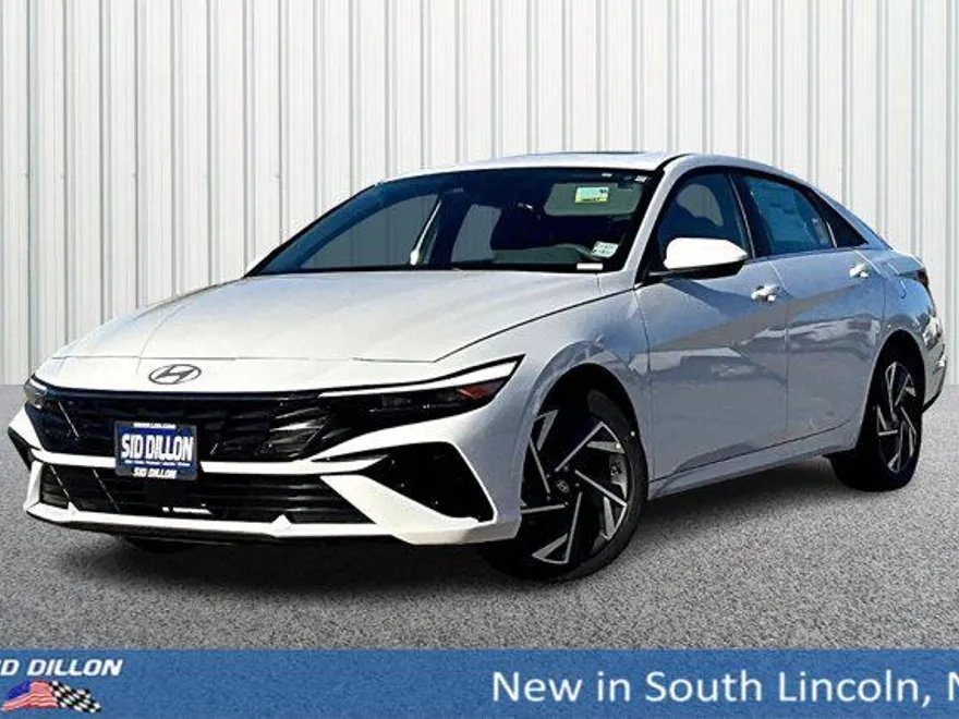 2025 Hyundai Elantra SEL Convenience photo 1