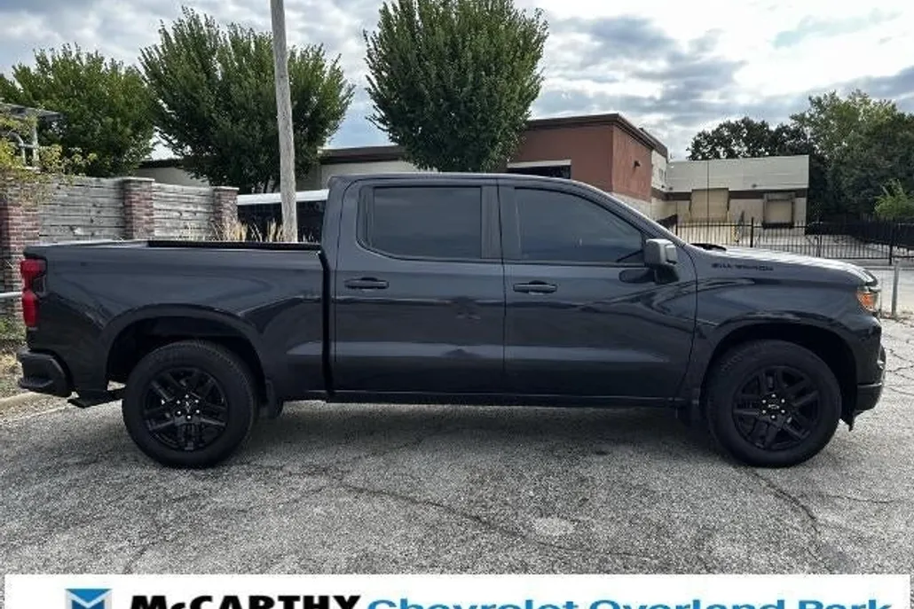 2023 Chevrolet Silverado 1500 Custom photo 1