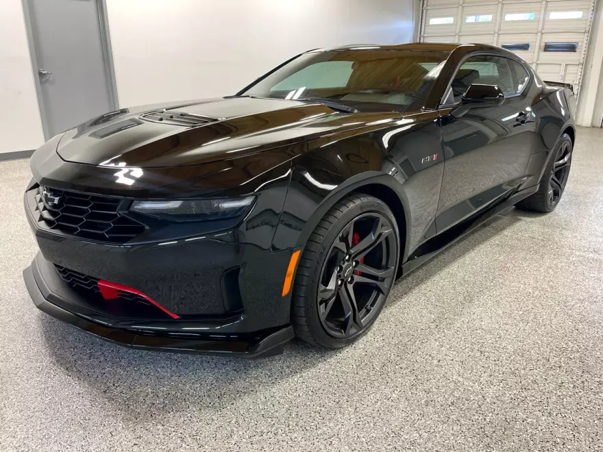 2020 Chevrolet Camaro LT1 photo 1