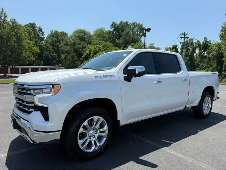 2023 Chevrolet Silverado 1500 LTZ photo 1