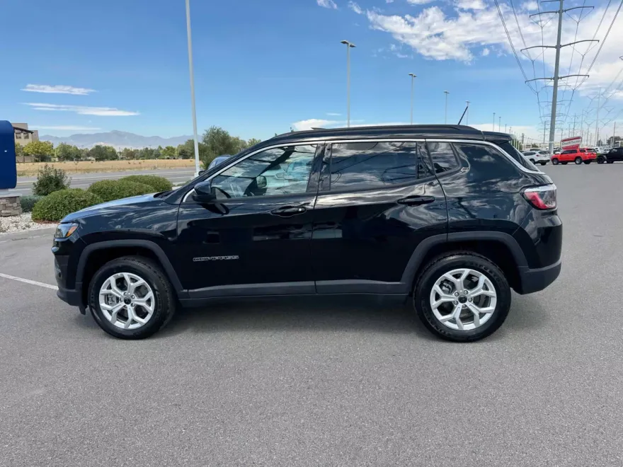 2025 Jeep Compass Latitude photo 1