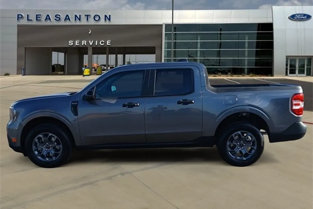 2025 Ford Maverick XLT photo 1