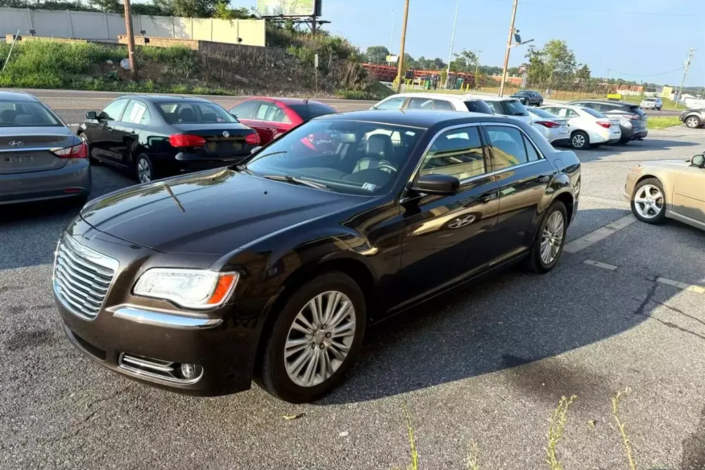 2013 Chrysler 300 Base photo 1