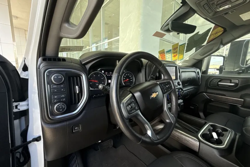 2023 Chevrolet Silverado 3500HD LTZ photo 1