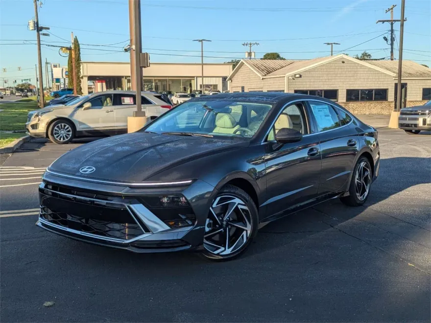 2024 Hyundai Sonata SEL photo 1