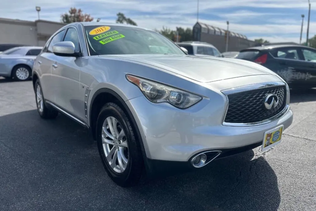 2017 Infiniti QX70 Base photo 1