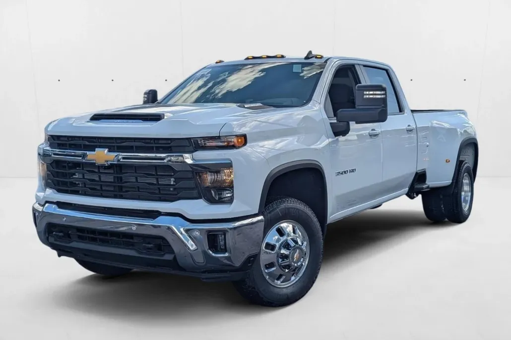 2025 Chevrolet Silverado 3500HD LT photo 1