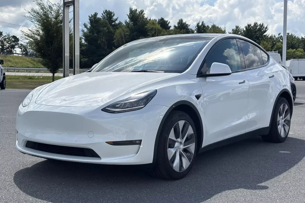 2021 Tesla Model Y Long Range photo 1