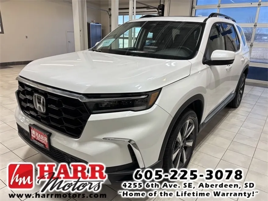 2023 Honda Pilot Touring photo 1