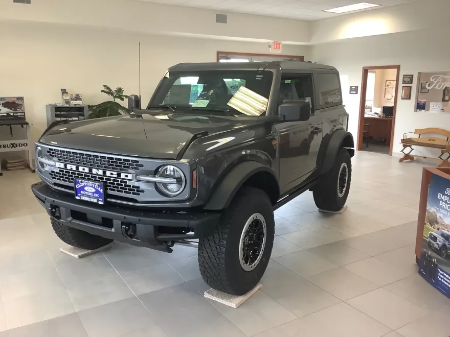 2024 Ford Bronco Badlands photo 1