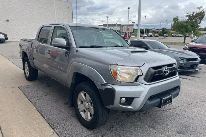 2015 Toyota Tacoma Base photo 1
