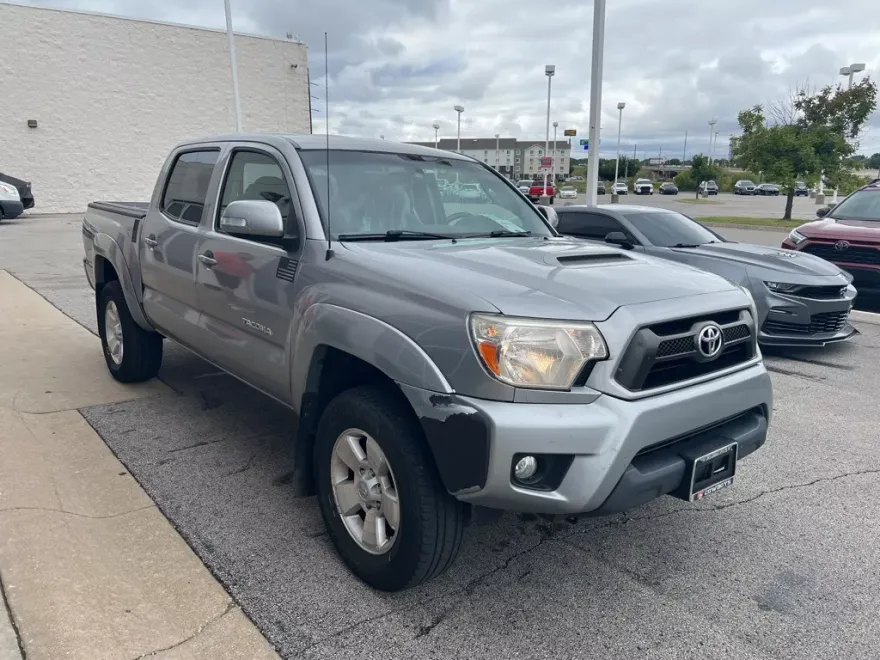2015 Toyota Tacoma Base photo 1