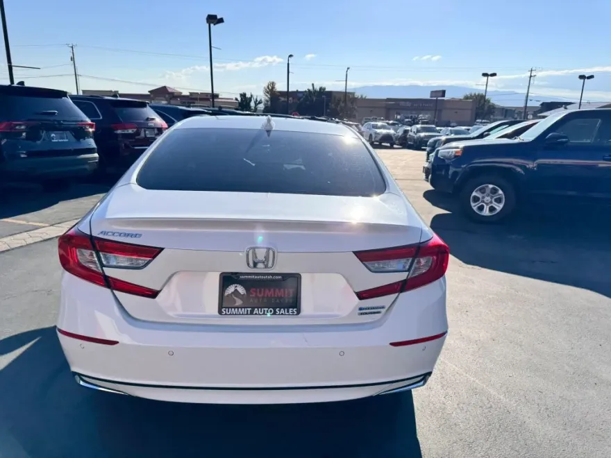 2020 Honda Accord Hybrid Touring photo 1