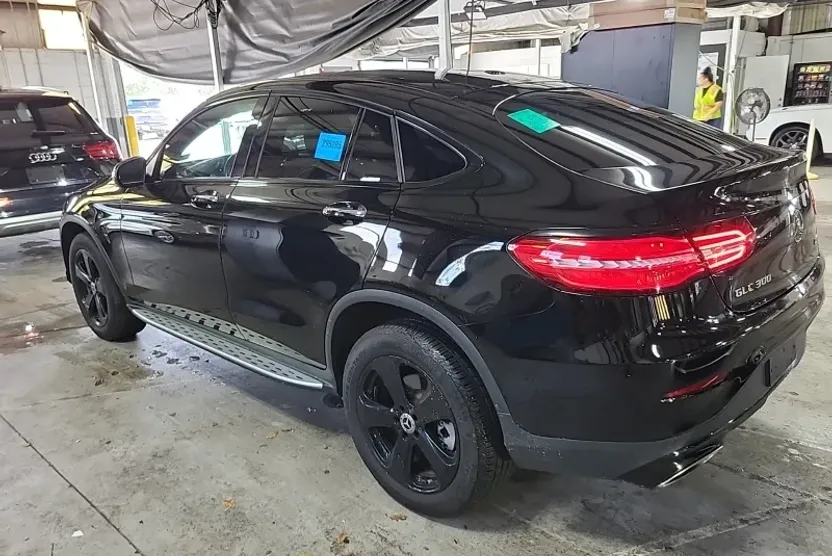 2018 Mercedes Benz GLC 300 4MATIC Coupe photo 1