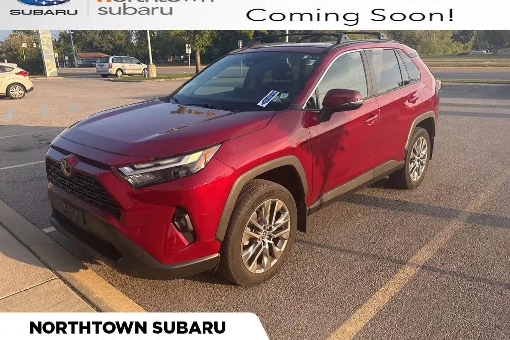 2023 Toyota RAV4 XLE Premium photo 1