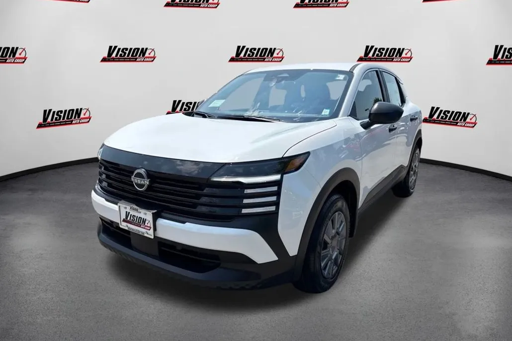 2025 Nissan Kicks S photo 1