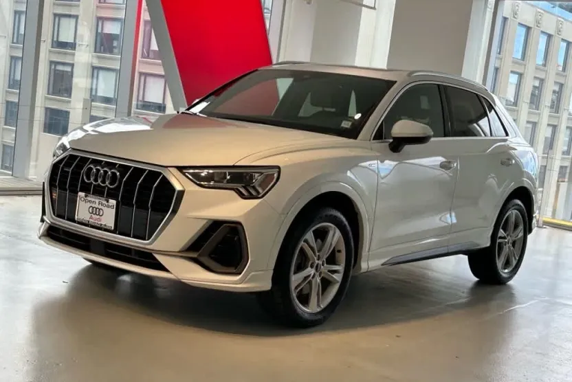 2023 Audi Q3 S line Premium 45 TFSI photo 1