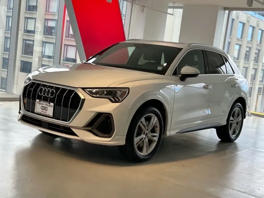 2023 Audi Q3 S line Premium 45 TFSI photo 1