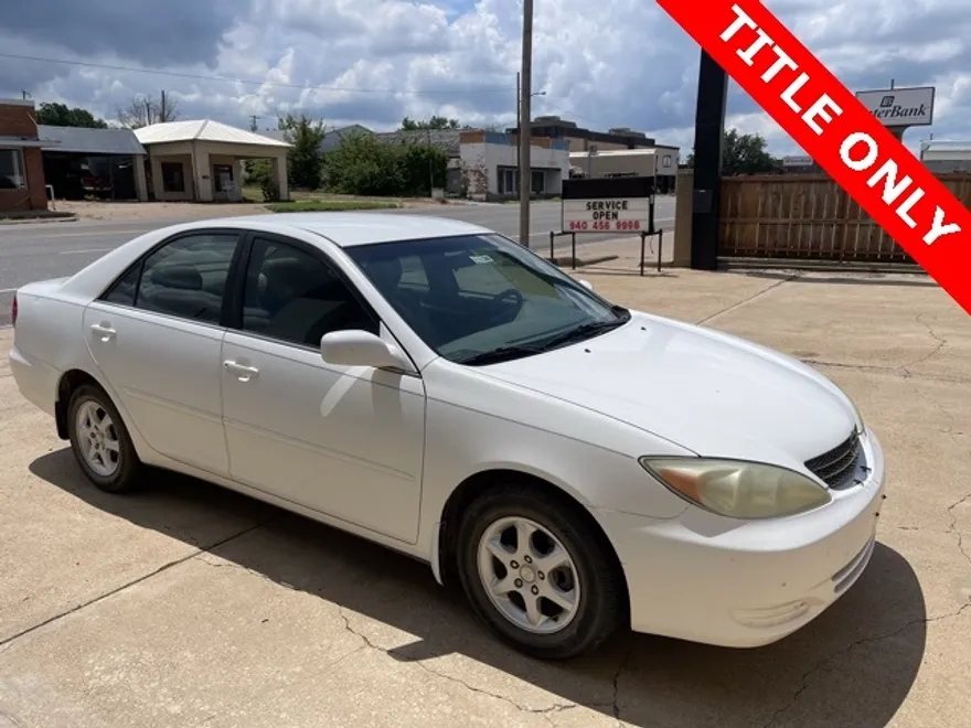 2004 Toyota Camry LE photo 1