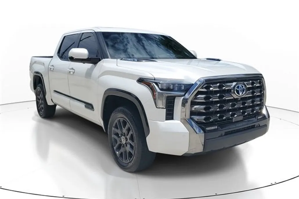 2024 Toyota Tundra Platinum photo 1