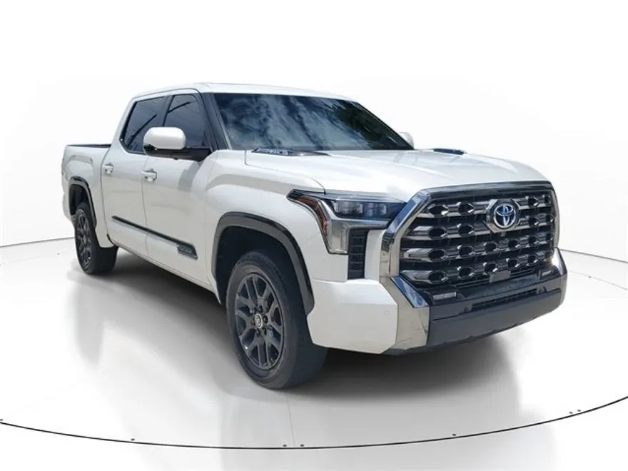 2024 Toyota Tundra Platinum photo 1