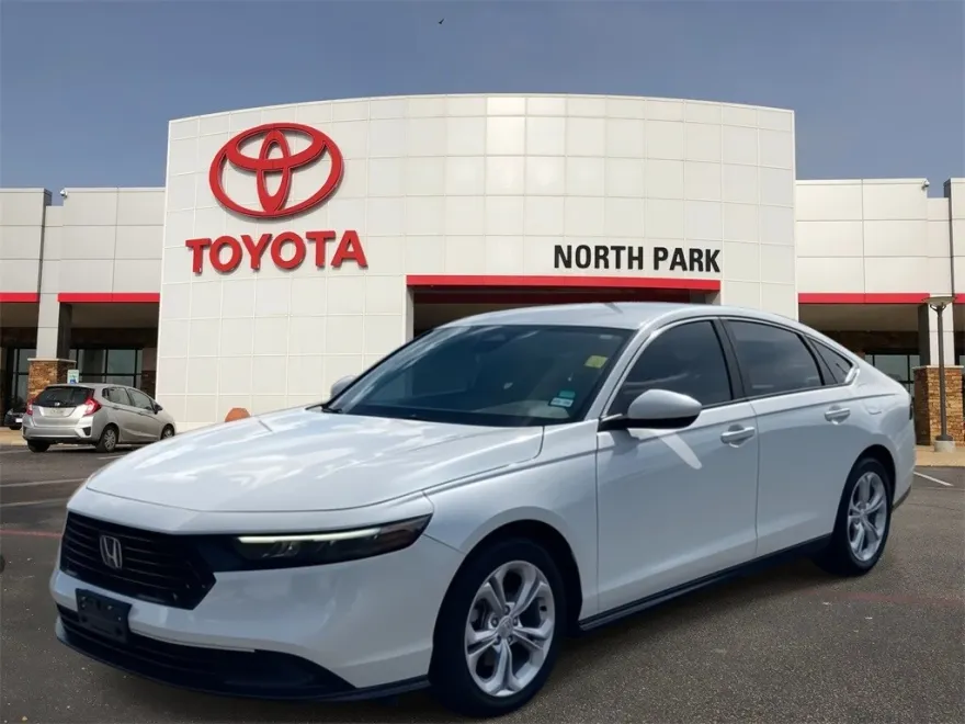 2023 Honda Accord LX photo 1