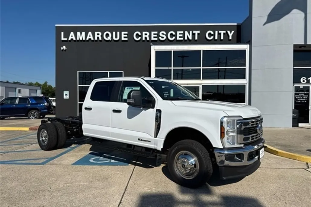 2026 Ford F-350 photo 1