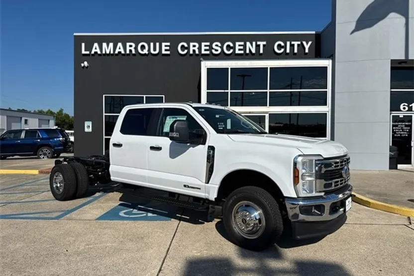 2026 Ford F-350 photo 1