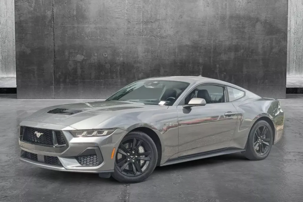 2024 Ford Mustang GT photo 1
