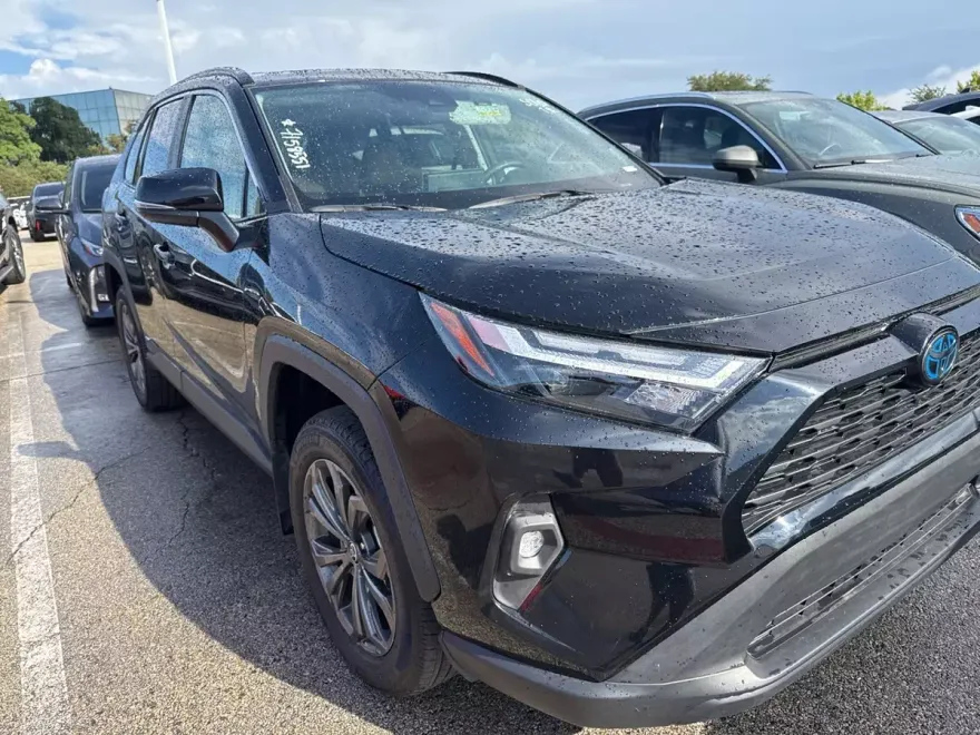 2024 Toyota RAV4 Hybrid XLE Premium photo 1