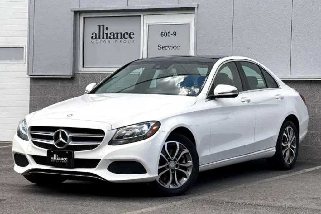 2016 Mercedes Benz C 300 4MATIC Sedan photo 1