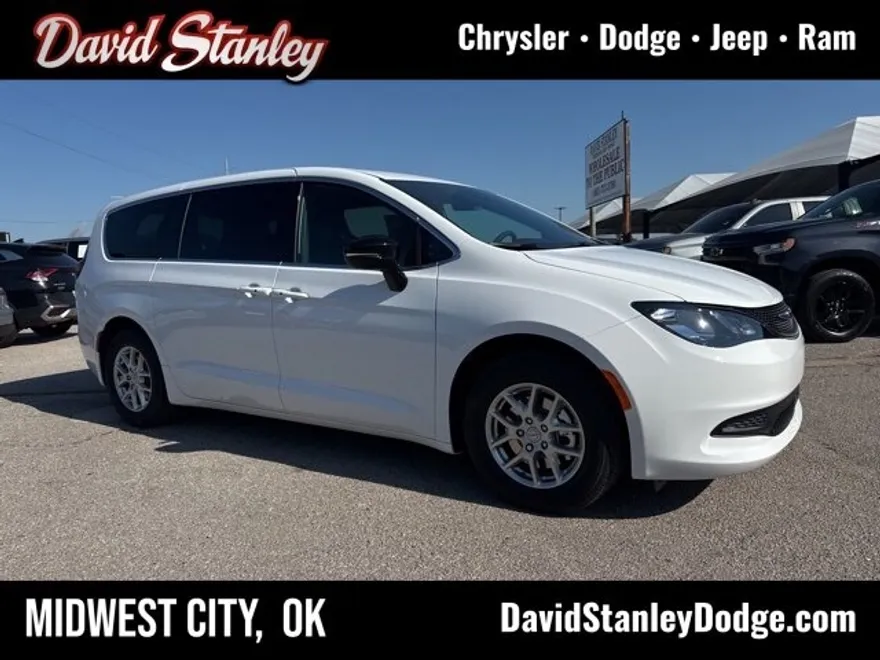 2026 Chrysler Voyager LX photo 1