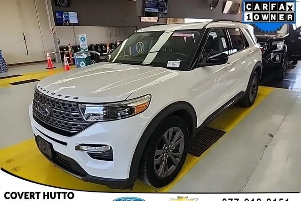2022 Ford Explorer XLT photo 1