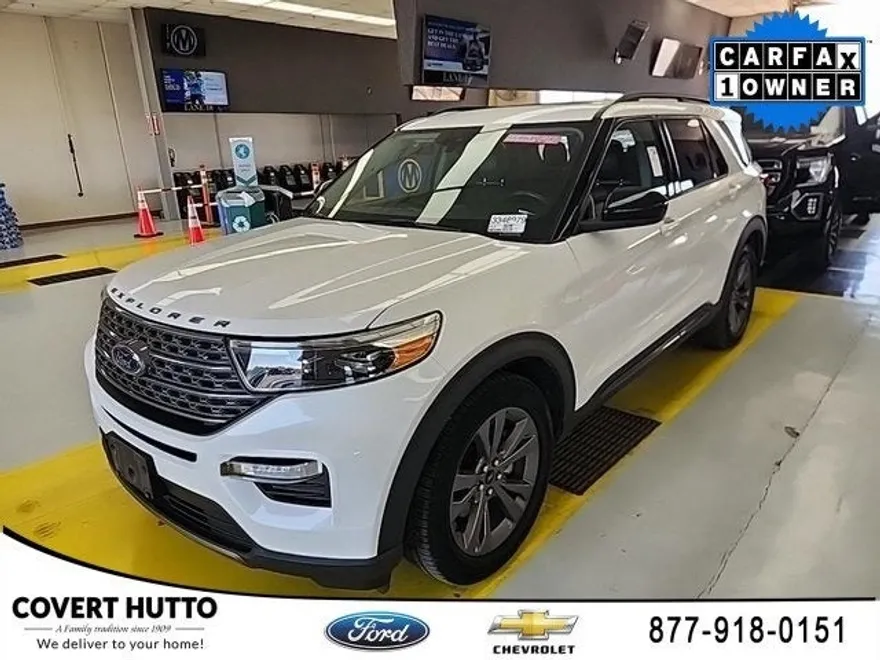 2022 Ford Explorer XLT photo 1