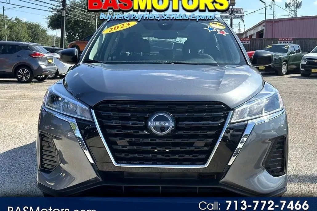 2023 Nissan Kicks S photo 1