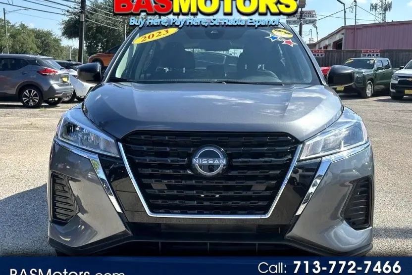 2023 Nissan Kicks S photo 1