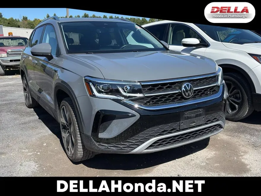 2022 Volkswagen Taos SEL photo 1