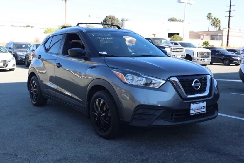 2019 Nissan Kicks S photo 1