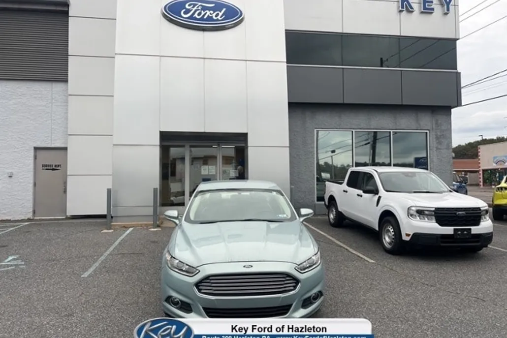 2013 Ford Fusion Energi SE photo 1