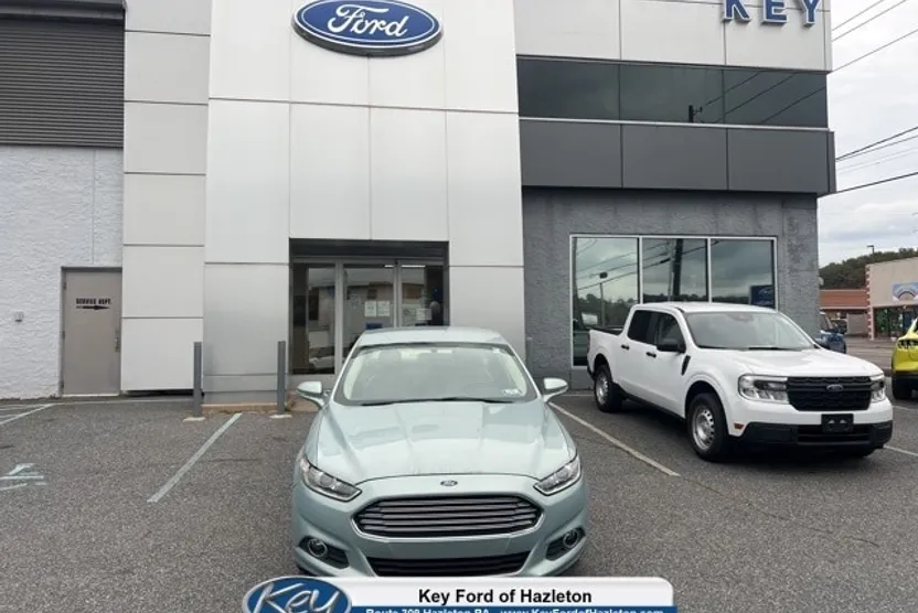 2013 Ford Fusion Energi SE photo 1