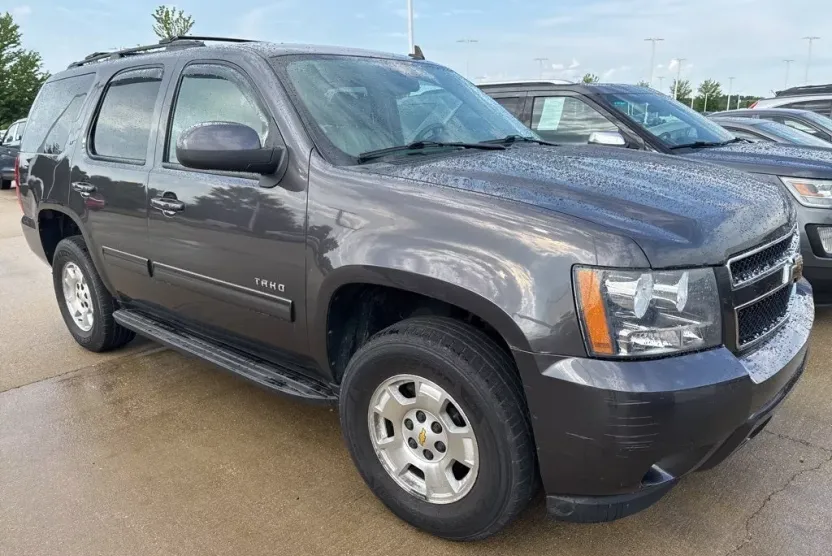 2010 Chevrolet Tahoe LT photo 1