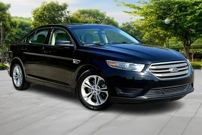 2018 Ford Taurus SE photo 1