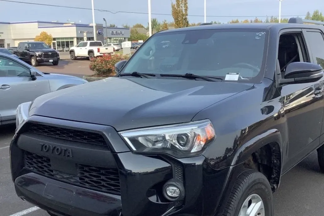 2022 Toyota 4Runner SR5 Premium photo 1