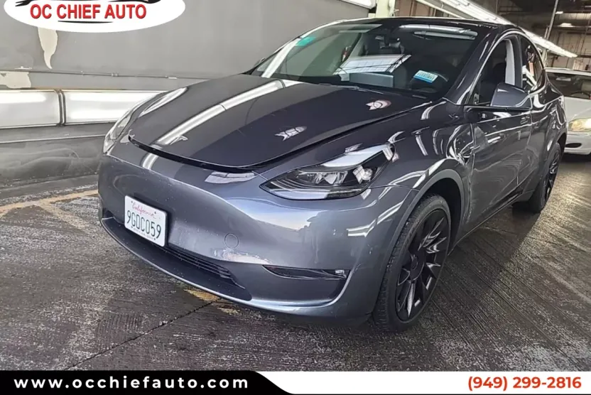 2023 Tesla Model Y Long Range photo 1
