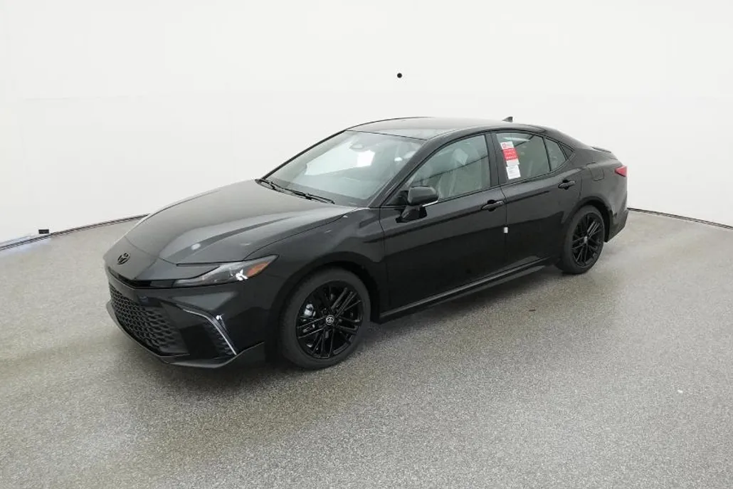 2026 Toyota Camry SE photo 1