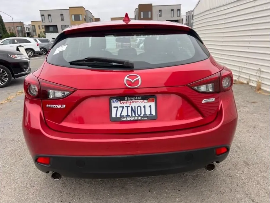 2015 Mazda Mazda3 s Grand Touring Hatchback photo 6